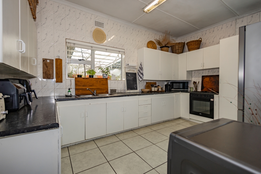 6 Bedroom Property for Sale in Churchill Estate Western Cape